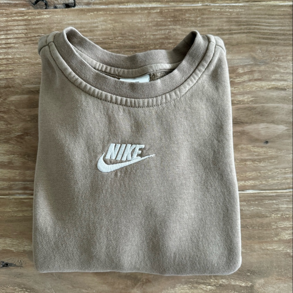 GIRL/BOY NIKE SWEATER